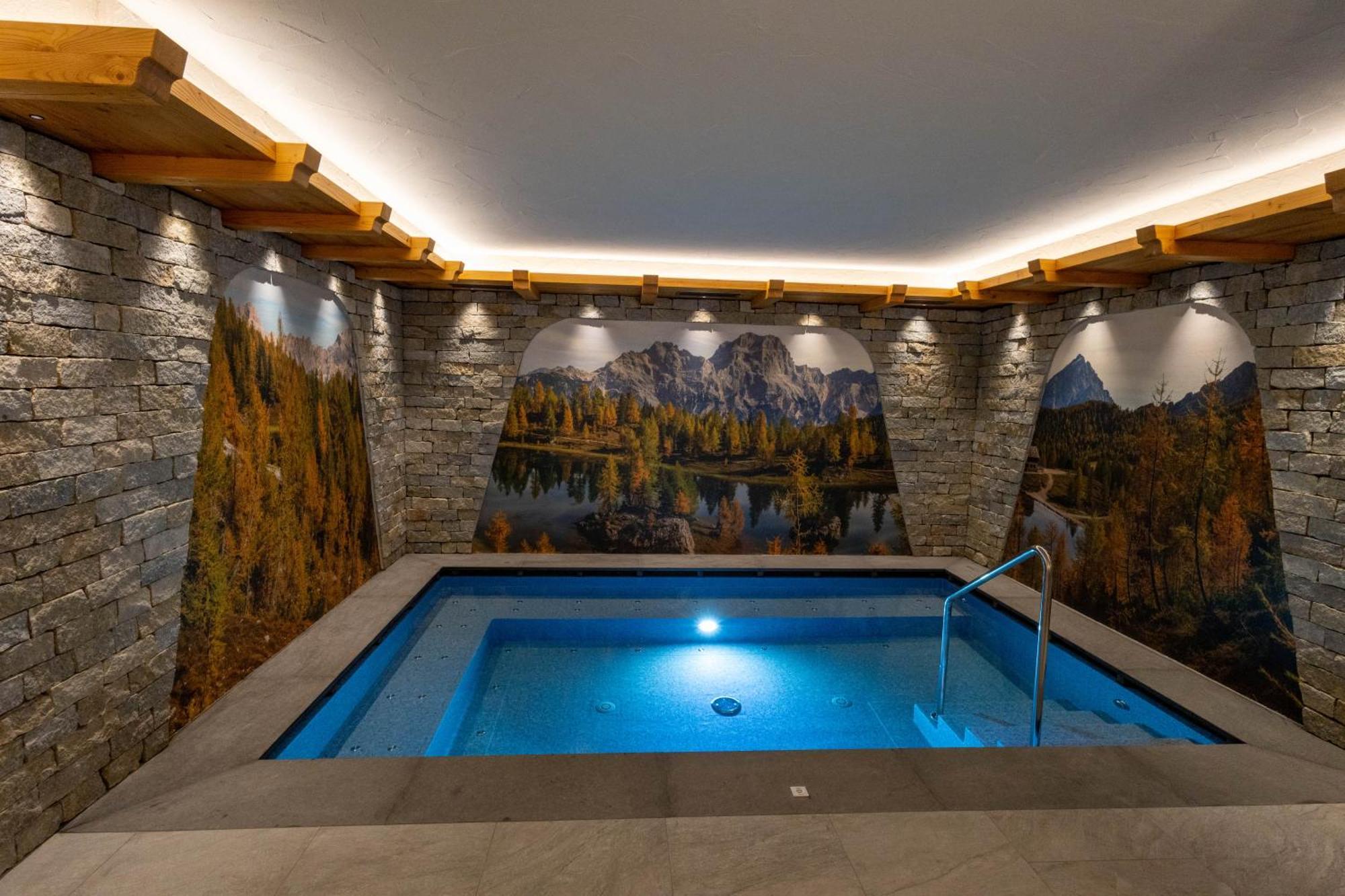 Hotel Hubertushof Dobbiaco Esterno foto