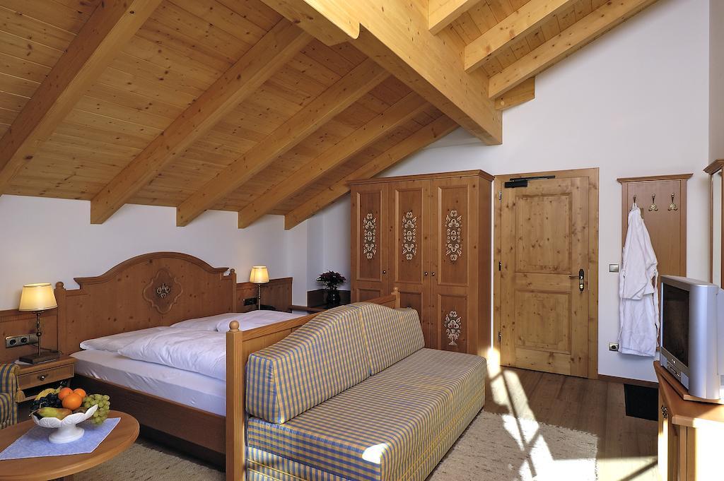 Hotel Hubertushof Dobbiaco Camera foto