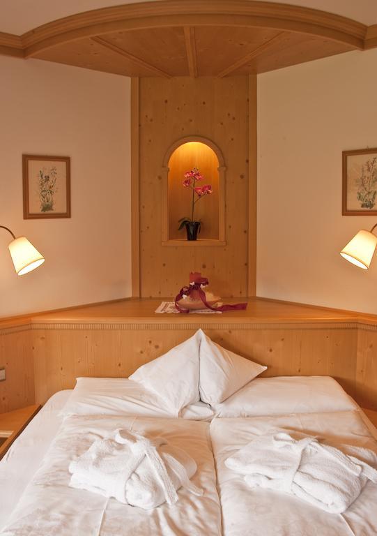 Hotel Hubertushof Dobbiaco Camera foto