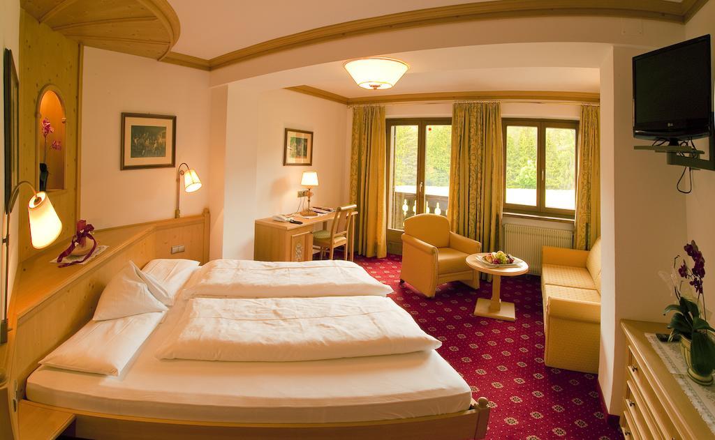 Hotel Hubertushof Dobbiaco Camera foto