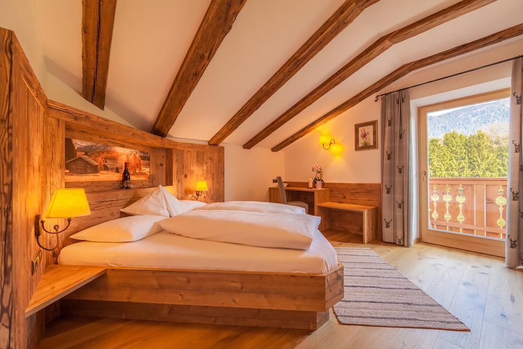 Hotel Hubertushof Dobbiaco Esterno foto