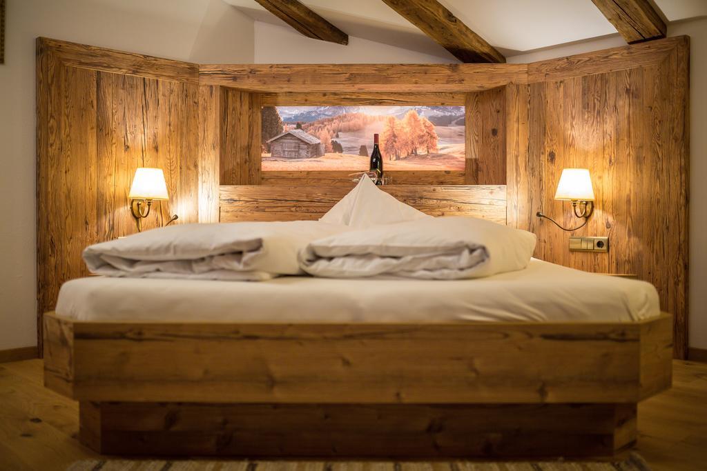 Hotel Hubertushof Dobbiaco Esterno foto